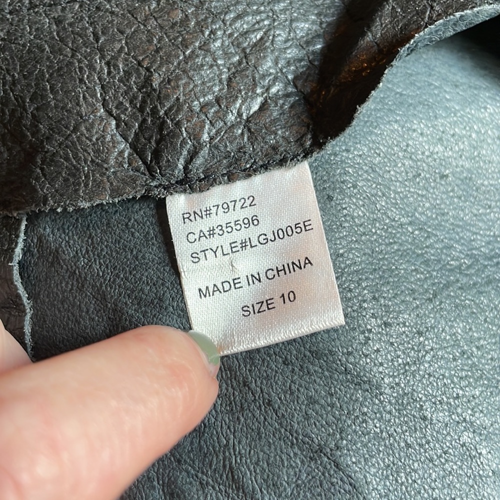 Fleur-de-lis artisan style, genuine leather jacket - Picture 7 of 8